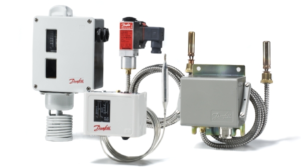 Temperaturna stikala - Temperature Switches - Temperaturschaltern